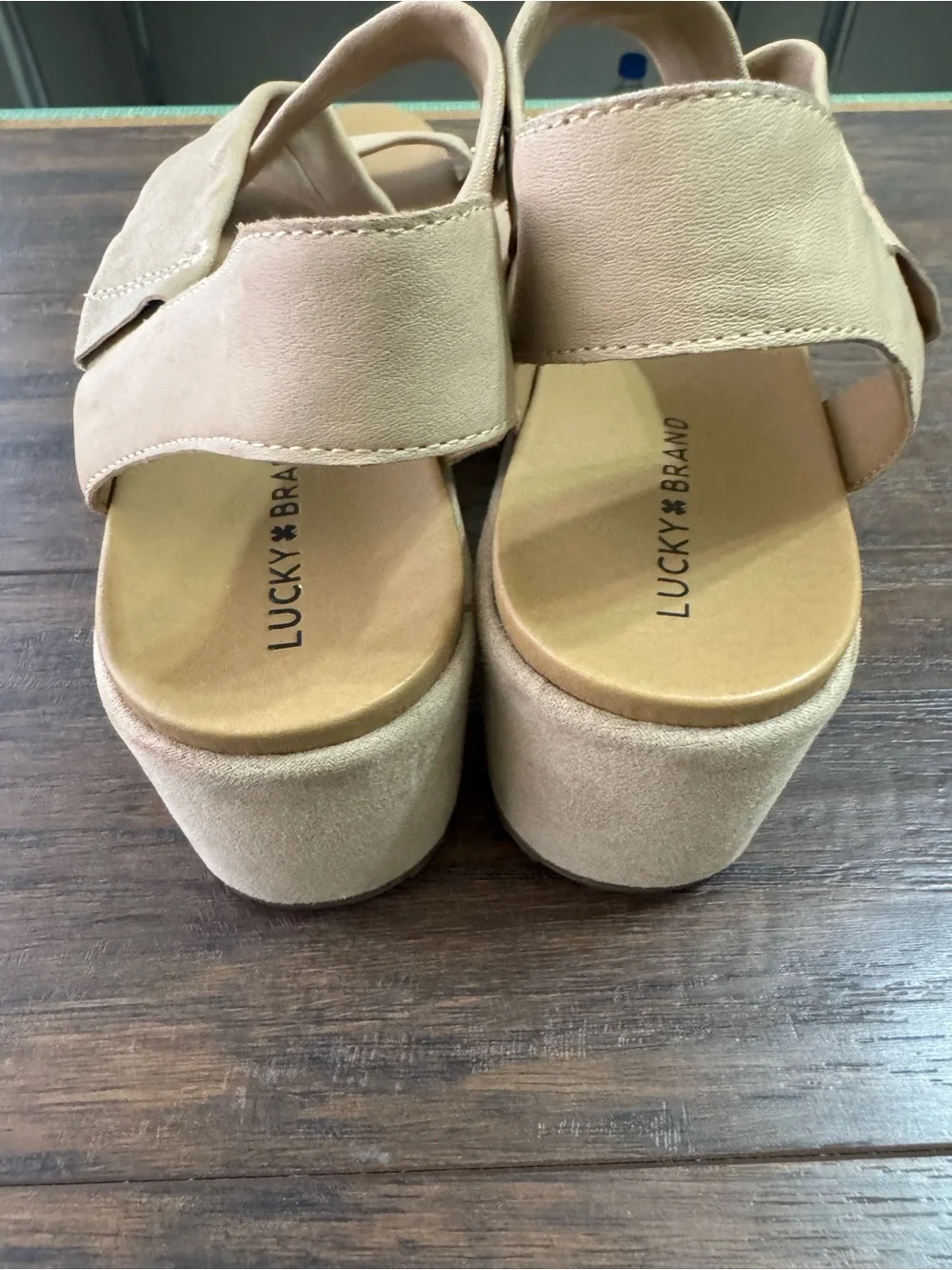 lucky brand women’s waldyna cream leather platform wedge sandals size 10